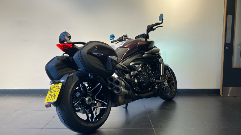 Ducati X Diavel V4 Burning Red (25MY)